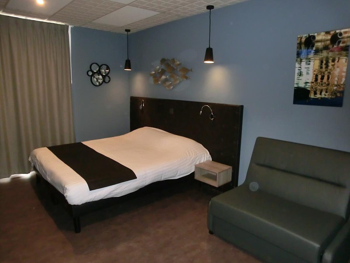 פור-ונדרה Hotel Sur Le Quai מראה חיצוני תמונה